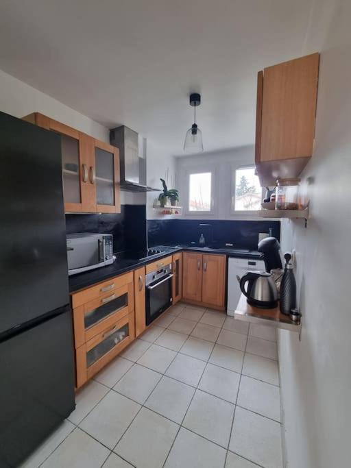 Cosy Proche Du Tram Apartamento
